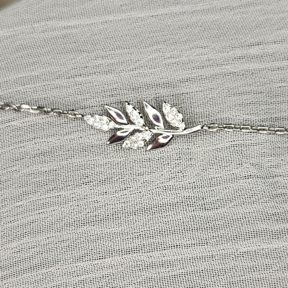 🍒 Leaf Adjustable Bracelet - Picture 1 of 2